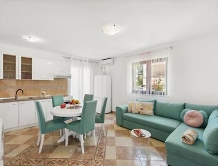 Apartmani Lorena Poreč Eksteriør bilde