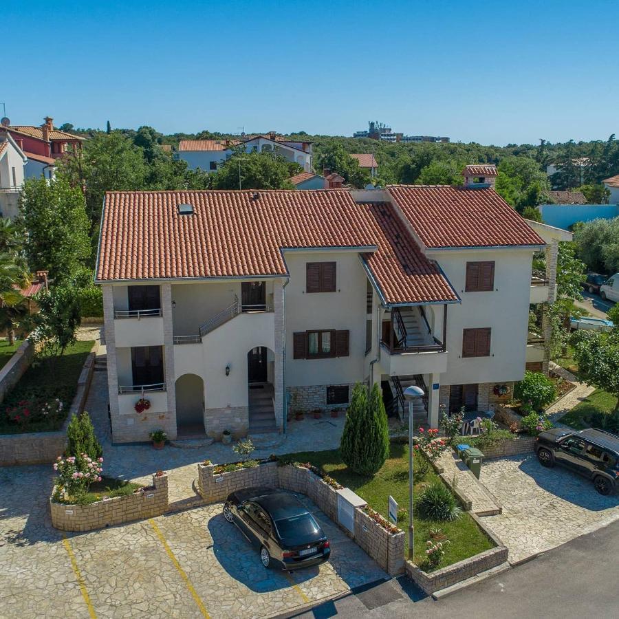Apartmani Lorena Poreč Eksteriør bilde