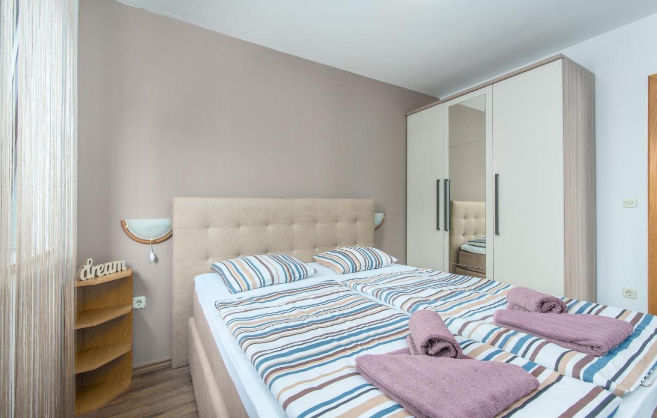 Apartmani Lorena Poreč Eksteriør bilde