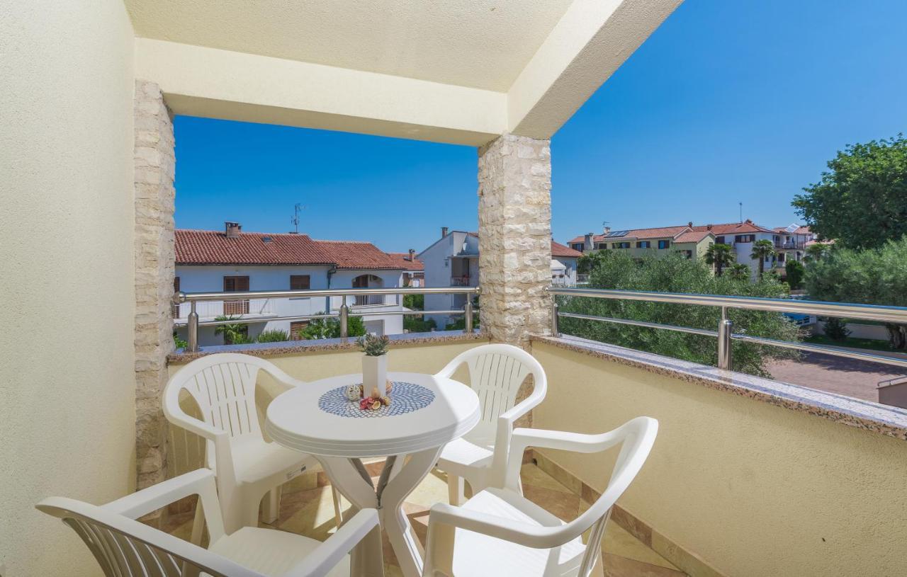 Apartmani Lorena Poreč Eksteriør bilde